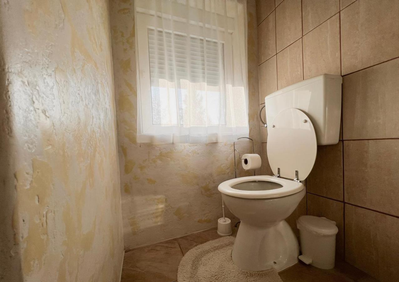 Rooms Mirabella Rakovica Eksteriør bilde